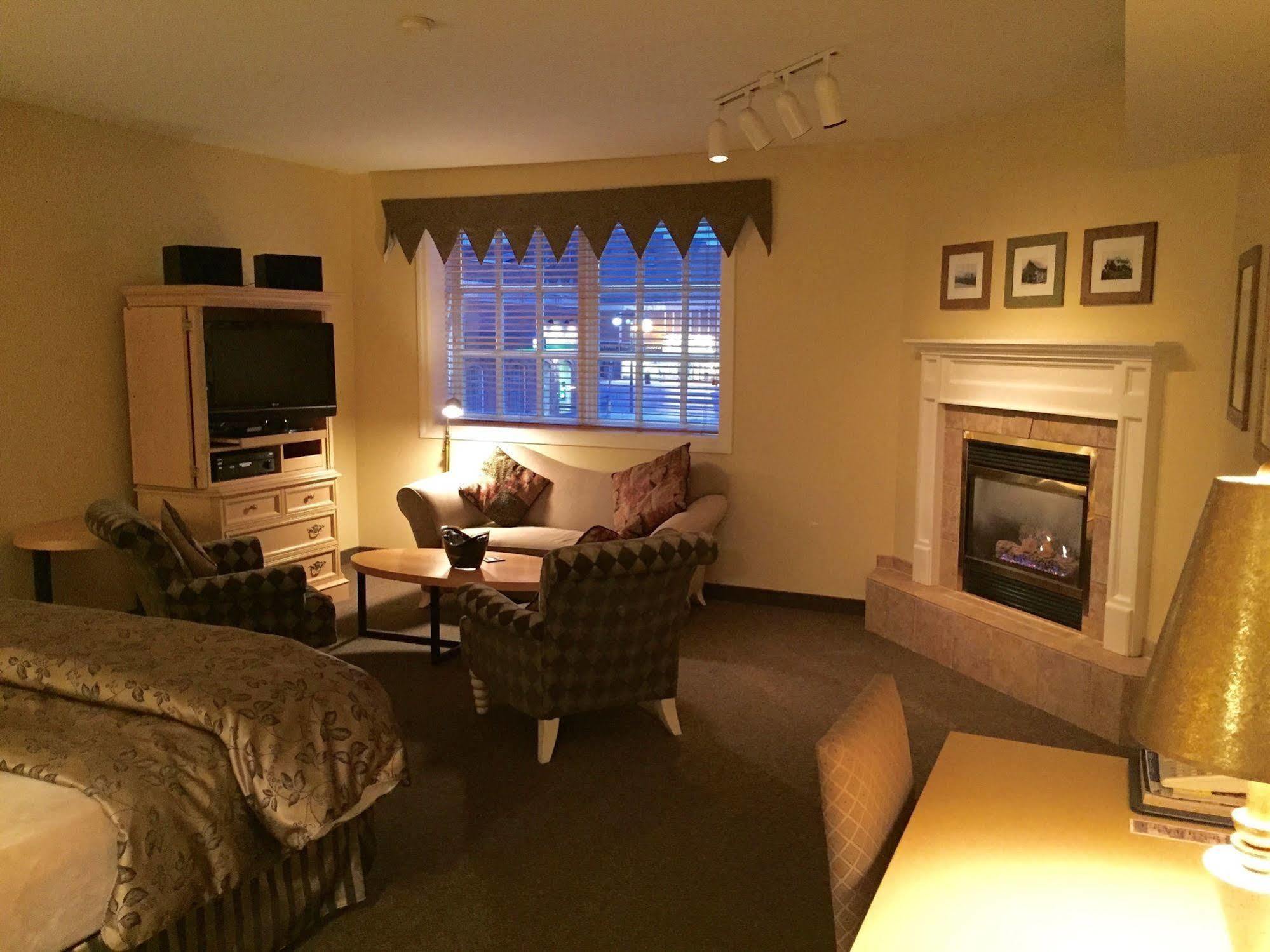 The Annex Room Suites Stratford Exterior photo
